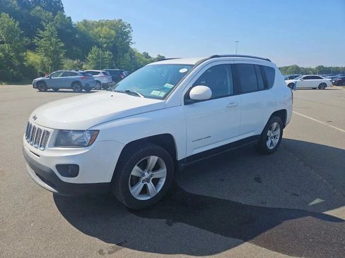 Used 2015 Jeep Compass Latitude AWD/4WD image 1