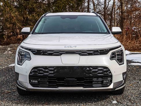 Certified 2023 Kia Niro Wave w/ Wave Preserve Package image 2