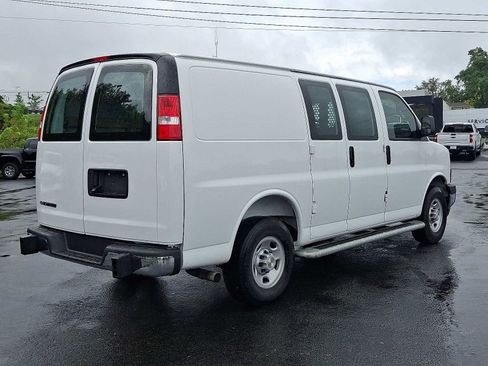 Used 2025 Chevrolet Express 2500 w/ Driver Convenience Package RWD image 6