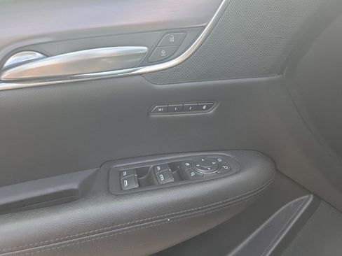 Used 2019 Cadillac XT5 Premium Luxury w/ LPO, Black Ice Package image 11