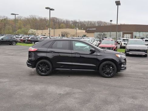 Used 2024 Ford Edge ST-Line w/ Class II Trailer Tow Package AWD/4WD image 9