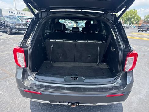 Used 2020 Ford Explorer XLT w/ Equipment Group 202A AWD/4WD image 13