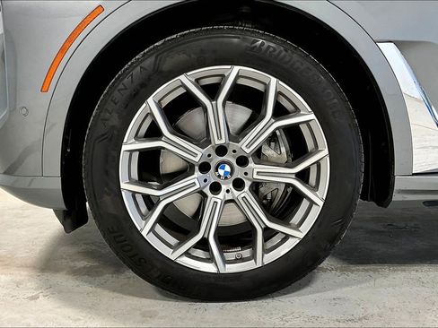 Certified 2024 BMW X7 xDrive40i w/ Premium Package image 11