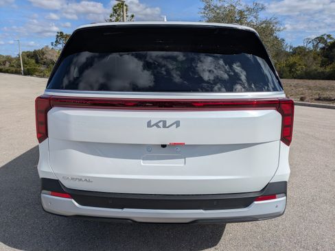 New 2026 Kia Carnival EX image 6