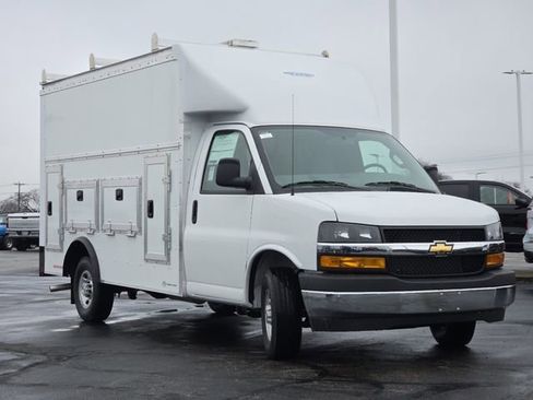 New 2026 Chevrolet Express 3500 w/ Power Convenience Package image 17