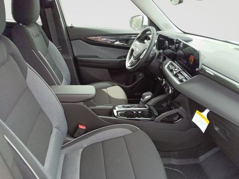 New 2026 Chevrolet TrailBlazer LT w/ Convenience Package AWD/4WD image 16