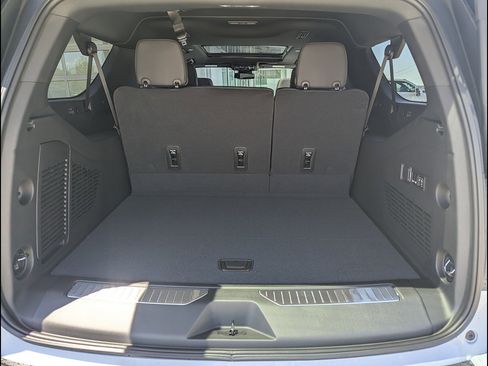 New 2026 Chevrolet Suburban Premier w/ Sun And Tow Package AWD/4WD image 17