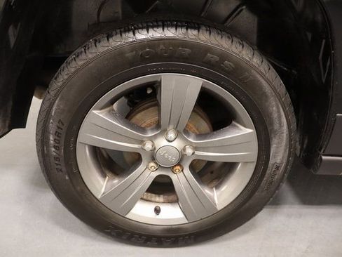 Used 2015 Jeep Patriot High Altitude FWD image 25
