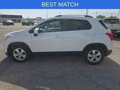 Used 2022 Chevrolet Trax LT w/ LT Convenience Package FWD image 6