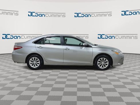 Used 2017 Toyota Camry LE FWD image 9