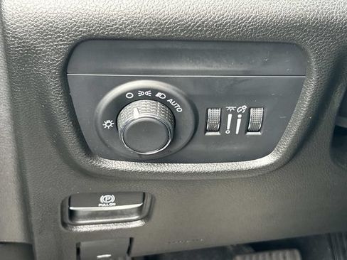 Used 2023 Jeep Grand Cherokee L Laredo AWD/4WD image 35