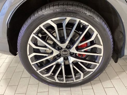 Used 2025 Audi SQ5 Premium Plus AWD/4WD image 28