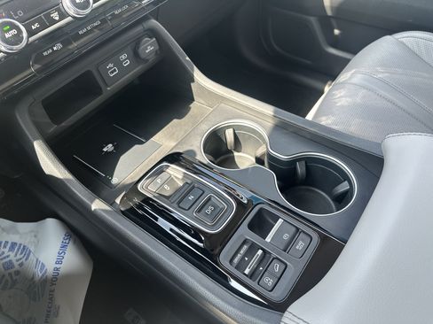 Certified 2024 Honda Pilot Elite image 24