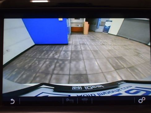 Used 2018 Jaguar F-PACE Premium image 27