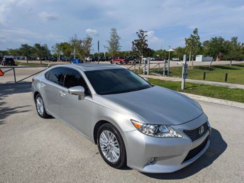 Used 2014 Lexus ES 350 w/ Luxury Package image 8