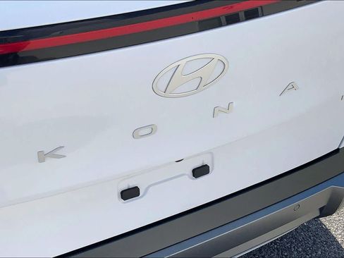 Used 2024 Hyundai Kona Limited FWD image 30