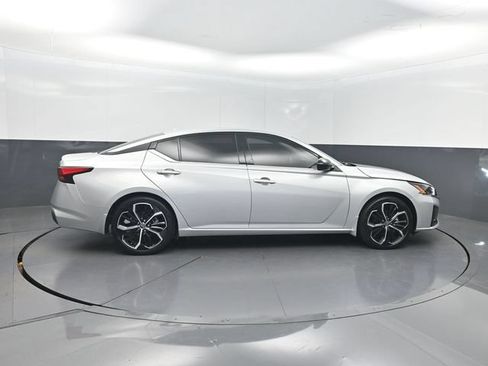 Used 2025 Nissan Altima 2.5 SR FWD image 30