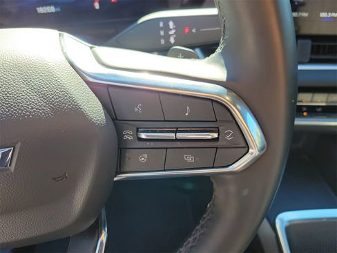 Used 2025 Chevrolet Equinox LT image 19