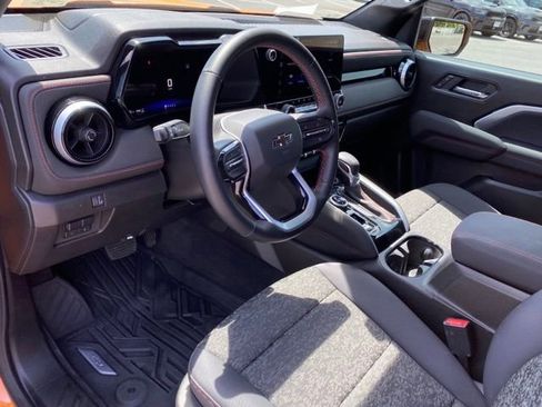 Used 2025 Chevrolet Colorado Z71 w/ Midnight Edition AWD/4WD image 13