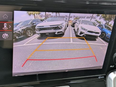 Certified 2022 Kia Sorento LX FWD image 22