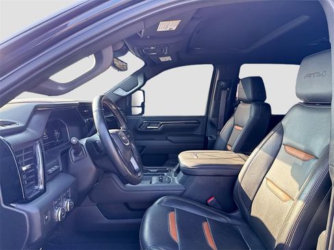 Used 2024 GMC Sierra 2500 AT4 w/ AT4 Premium Plus Package image 11