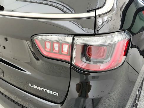 Used 2022 Jeep Compass Limited image 15