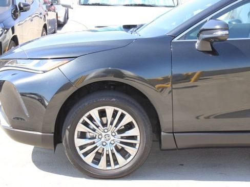 Used 2024 Toyota Venza Limited AWD/4WD image 4