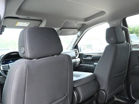 Used 2025 Chevrolet Silverado 1500 LT RWD image 24