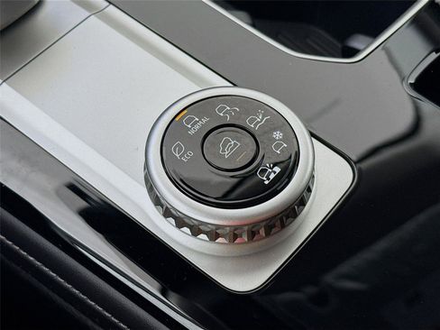 New 2026 Mitsubishi Outlander SEL image 12