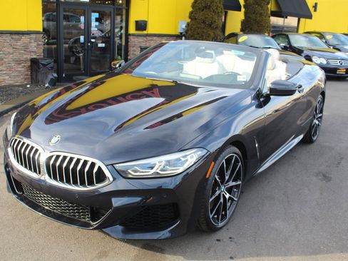 Used 2022 BMW 840i xDrive Convertible w/ Driving Assistance Package image 5