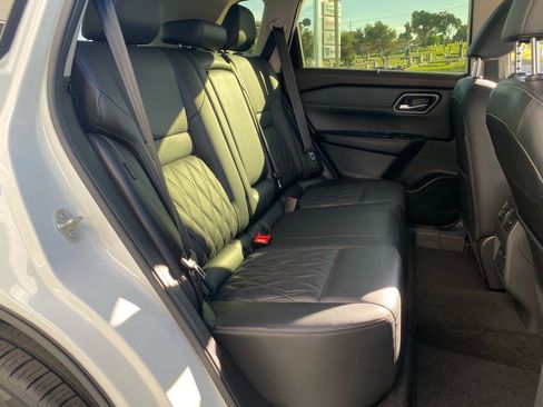 Used 2023 Nissan Rogue Platinum w/ Platinum Premium Package image 40