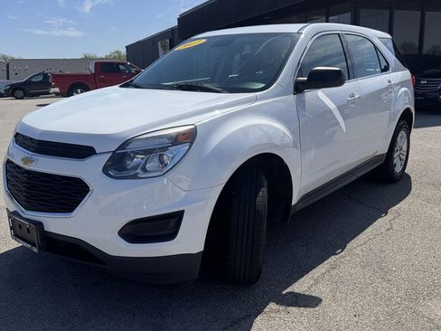 Used 2017 Chevrolet Equinox LS FWD image 4