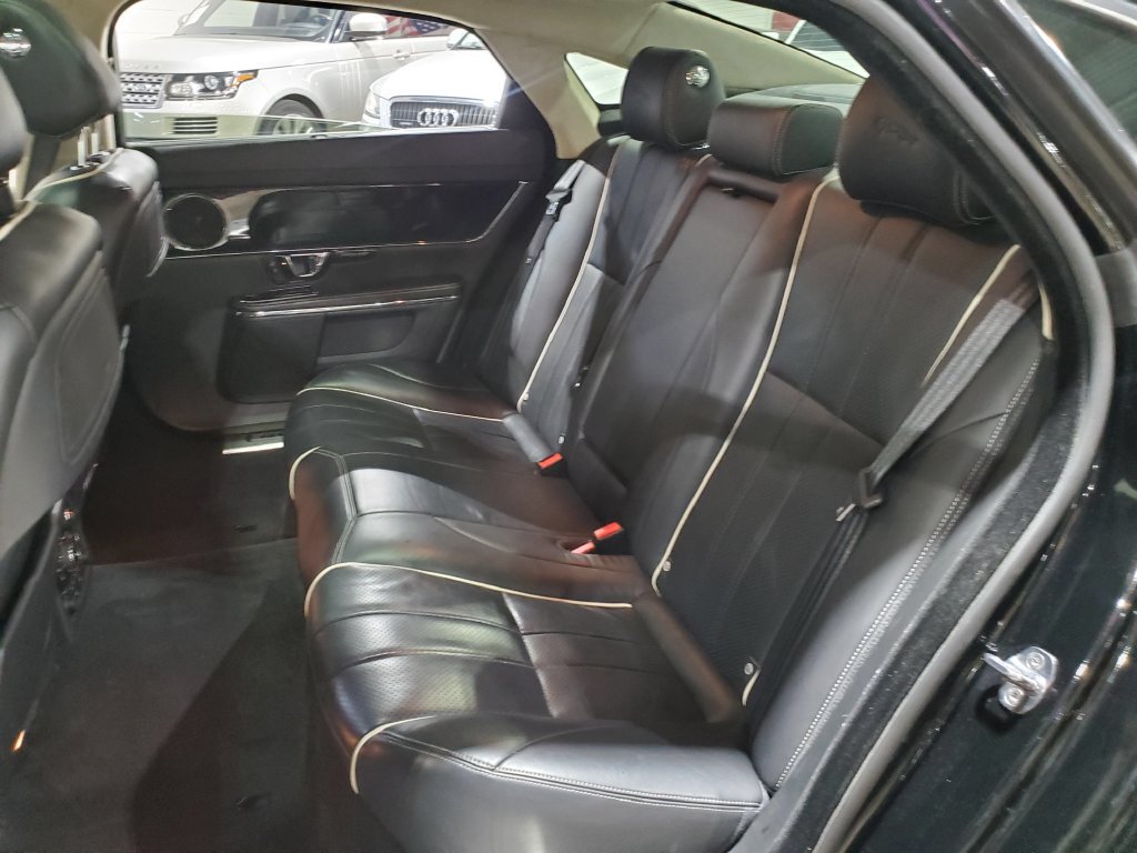 Used 2014 Jaguar XJ L Supercharged RWD image 28