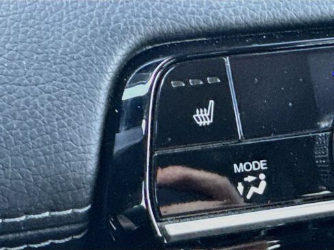 Used 2025 Honda Pilot Touring image 21