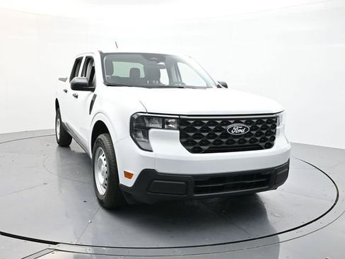 New 2025 Ford Maverick XL image 1