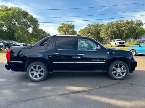 Used 2008 Cadillac Escalade EXT AWD/4WD image 2
