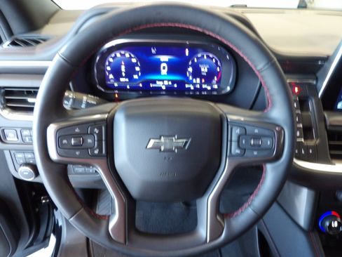 Used 2023 Chevrolet Suburban RST w/ Luxury Package AWD/4WD image 12