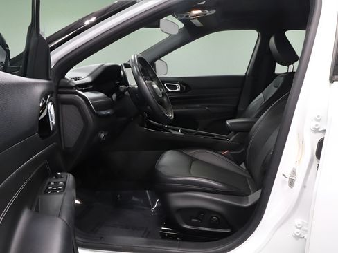 Certified 2022 Jeep Compass High Altitude AWD/4WD image 13