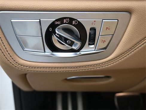 Certified 2022 BMW 750i xDrive 750i xDrive w/ M Sport Package image 21