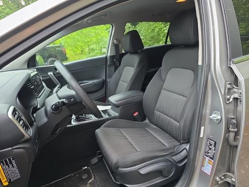 Used 2020 Kia Sportage LX AWD/4WD image 11