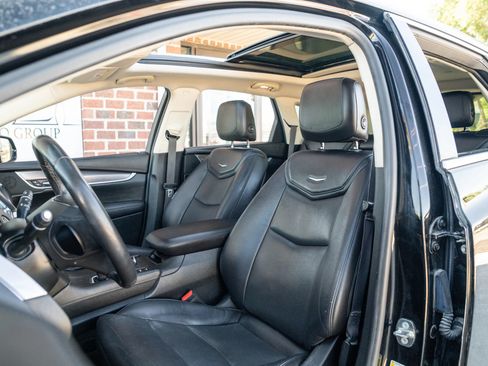 Used 2018 Cadillac XT5 Premium Luxury AWD/4WD image 17