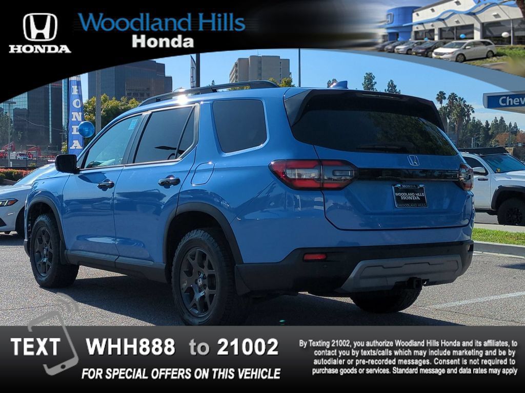 Certified 2024 Honda Pilot TrailSport image 7