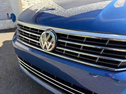 Used 2016 Volkswagen Passat 1.8T R-Line image 5