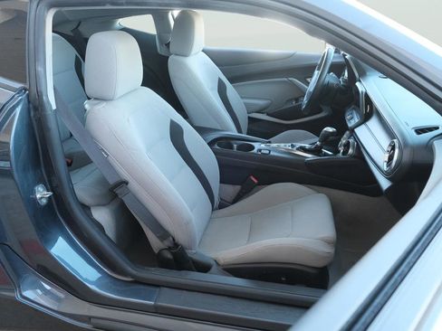 Used 2023 Chevrolet Camaro LT w/ Technology Package image 30