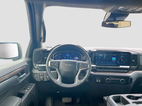 Used 2024 Chevrolet Silverado 1500 RST w/ Z71 Off-Road Package AWD/4WD image 23