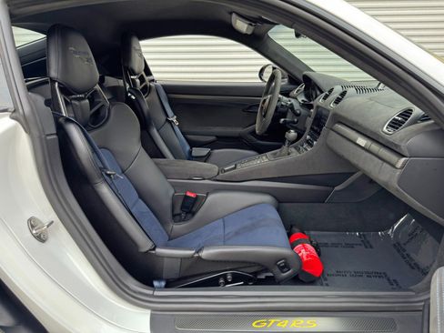 Used 2024 Porsche 718 Cayman GT4 RS w/ Weissach Package RWD image 16