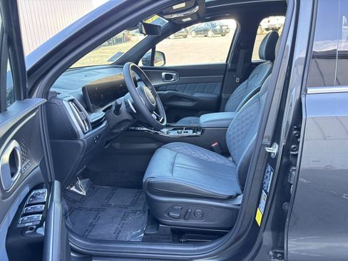 Used 2025 Kia Sorento SX Prestige AWD/4WD image 3