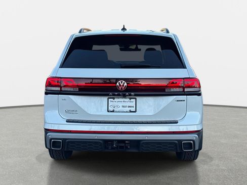 New 2026 Volkswagen Atlas Peak Edition image 6