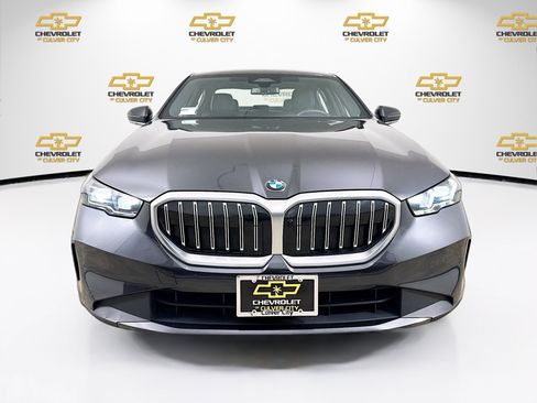 Used 2024 BMW 530i RWD image 2