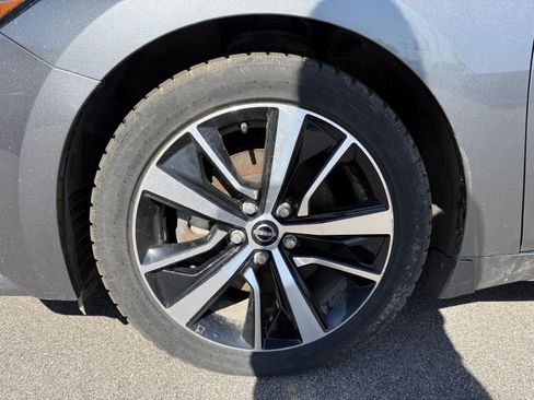 Used 2023 Nissan Maxima SL FWD image 15